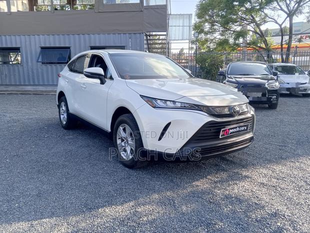 Toyota Harrier 2.0 2021 White
