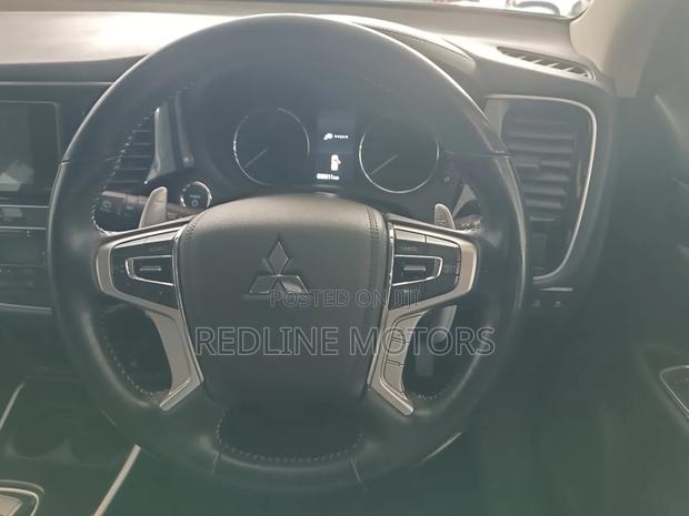 Mitsubishi Outlander 2.0 PHEV AWD 2018 Brown