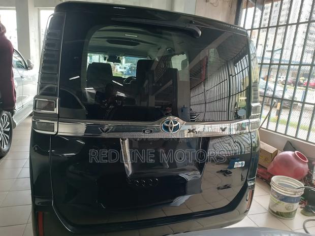 Toyota Voxy 2018 Black