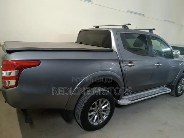 Mitsubishi L200 2018 Gray