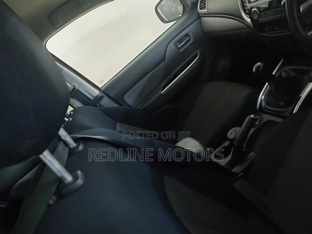Mitsubishi L200 2018 Gray
