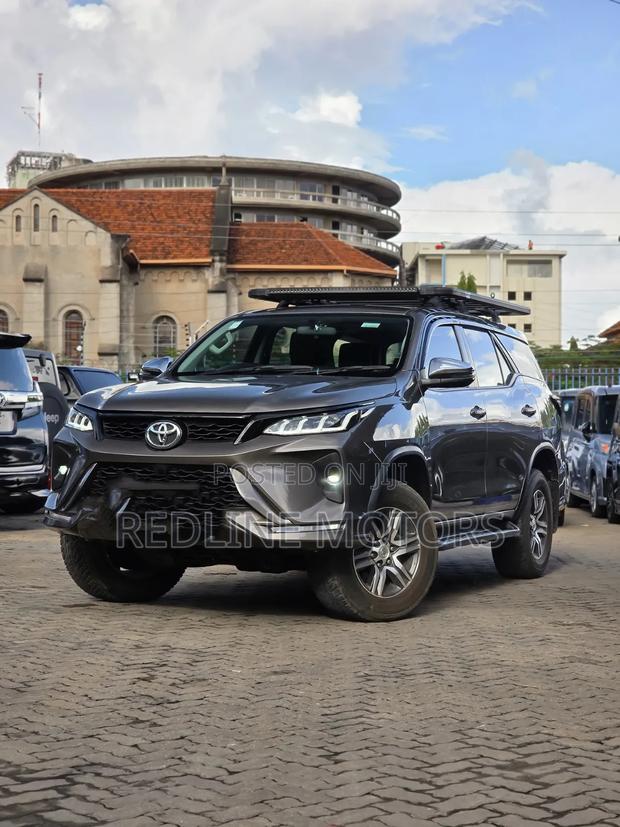 Toyota Fortuner 2018 Brown
