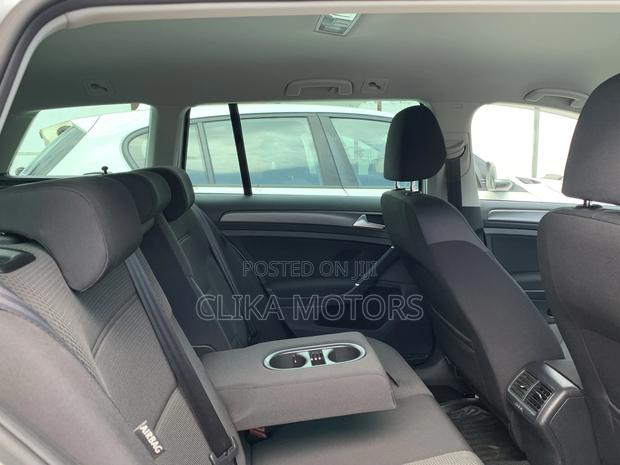 Volkswagen Golf Variant 2018 Pearl
