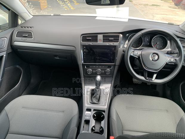 Volkswagen Golf Variant 2018 Pearl