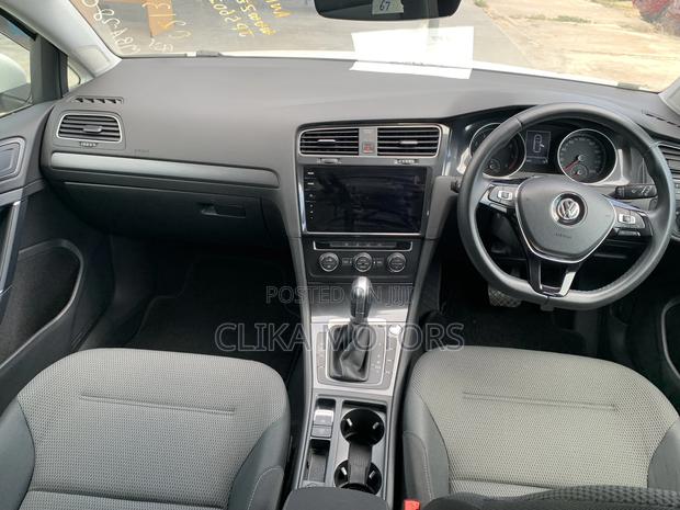 Volkswagen Golf Variant 2018 Pearl