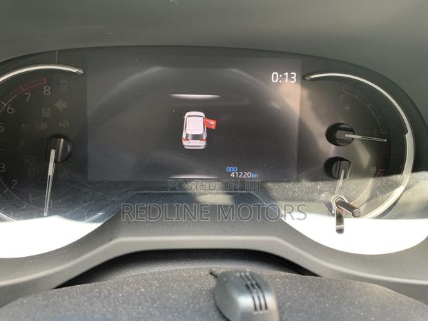 Toyota RAV4 LE FWD 2020 Blue