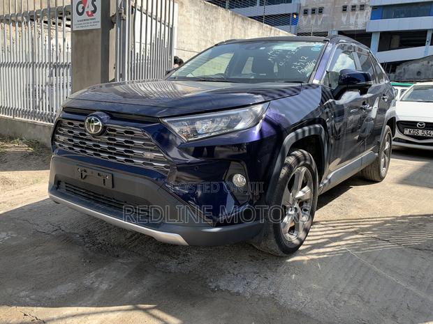 Toyota RAV4 LE FWD 2020 Blue