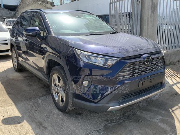 Toyota RAV4 LE FWD 2020 Blue