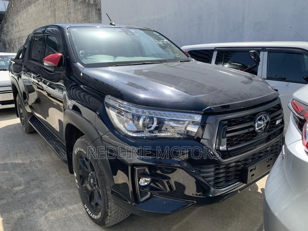 Toyota Hilux SR5 4x4 2018 Black