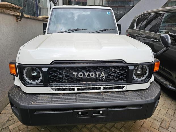 Toyota Land Cruiser 2024 Off white