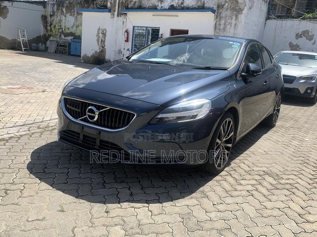 Volvo V40 2018 Blue
