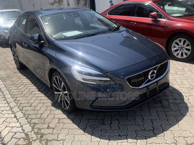 Volvo V40 2018 Blue