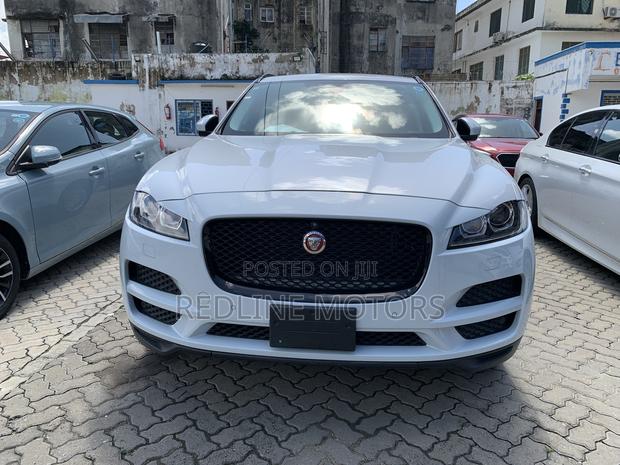 Jaguar F-Pace 20d Premium AWD 2018 White