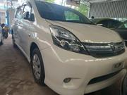 Toyota ISIS 2017 White for sale