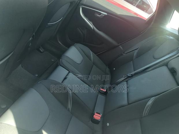 Volvo V40 2018 Gray