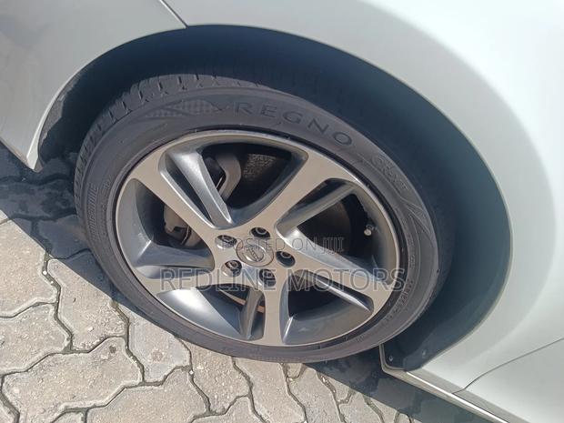 Volvo V40 2018 Gray
