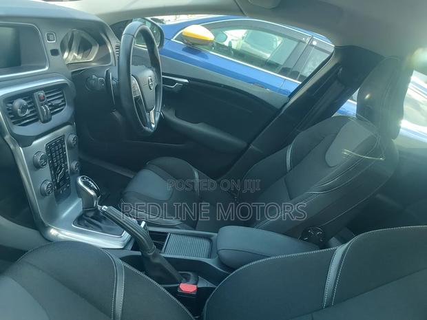Volvo V40 2018 Gray