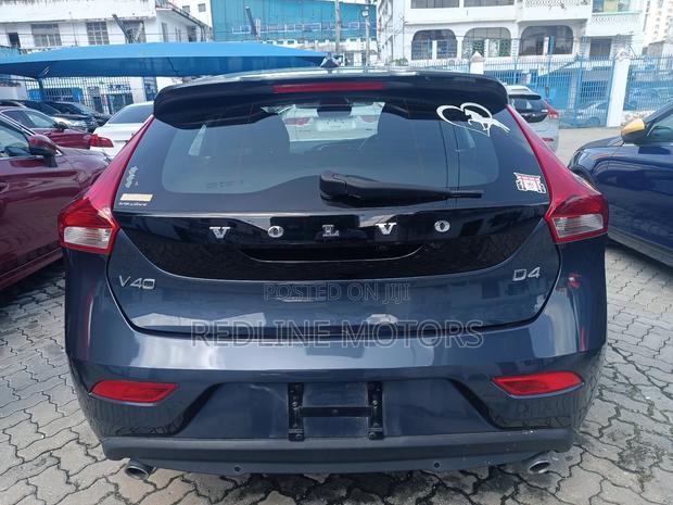 Volvo V40 2018 Gray
