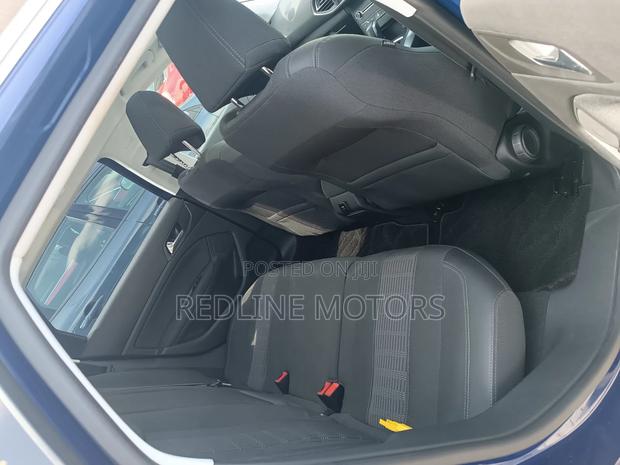 Peugeot 308 2018 Blue