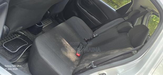 Toyota Vitz 1.0 FWD 5dr 2016 Silver