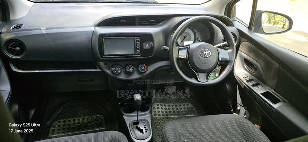 Toyota Vitz 1.0 FWD 5dr 2016 Silver