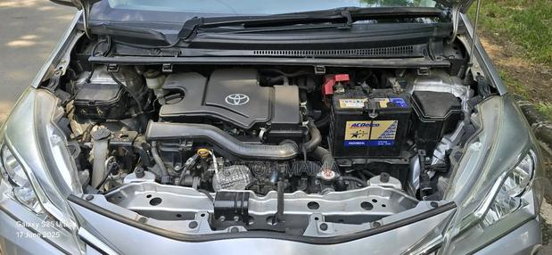 Toyota Vitz 1.0 FWD 5dr 2016 Silver