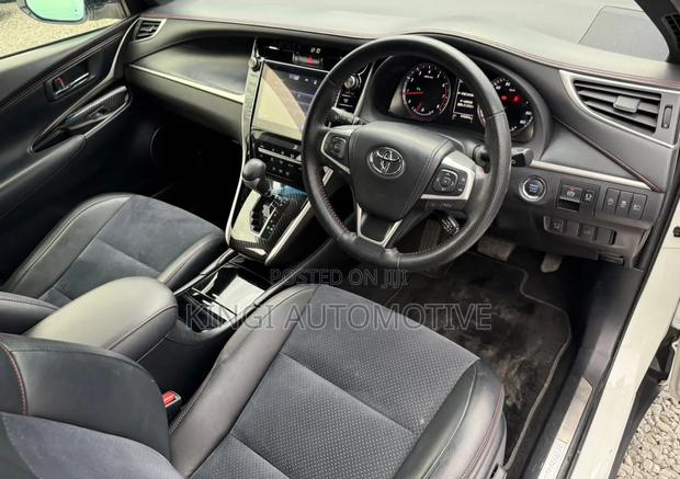 Toyota Harrier 2.0 Turbo 4WD 2018 White