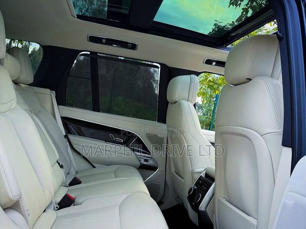 Land Rover Range Rover Vogue 2022 Black