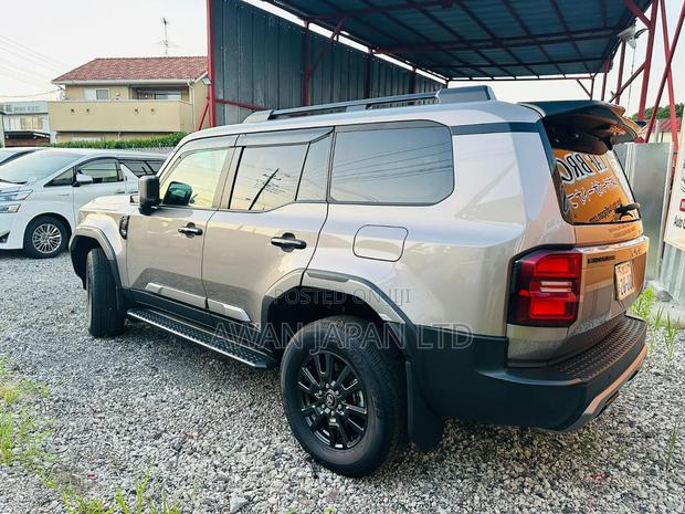 Toyota Land Cruiser Prado 2.7 2024 Brown