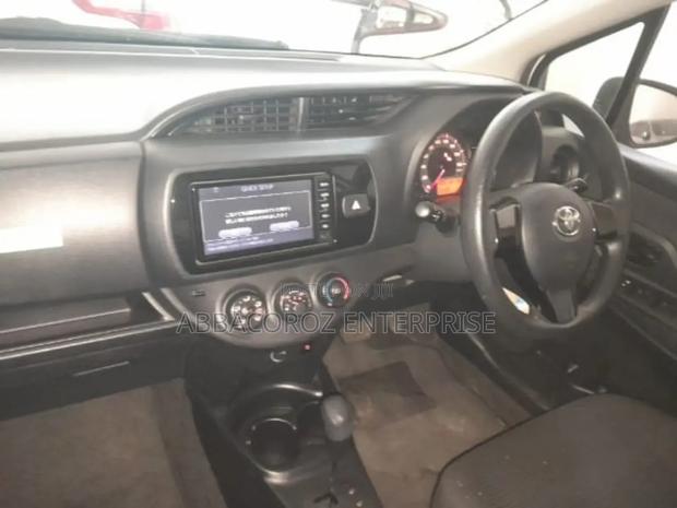 Toyota Vitz 1.0 FWD 5dr 2018 Pearl