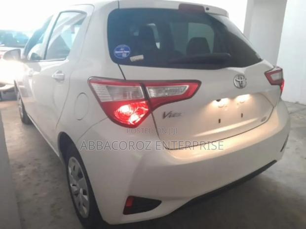 Toyota Vitz 1.0 FWD 5dr 2018 Pearl