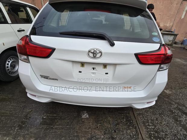 Toyota Corolla Fielder 1.5 Petrol FWD 2018 White
