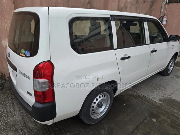 Toyota Probox 1.5 Hybrid DX 2019 White