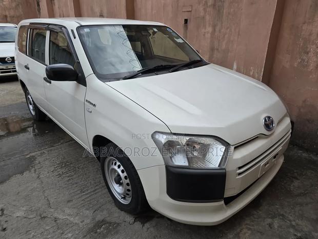 Toyota Probox 1.5 Hybrid DX 2019 White