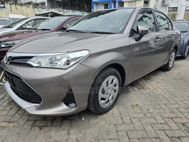 Toyota Axio 1.5 G 2WD 2018 Gold