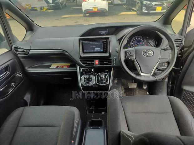 Toyota Esquire 2018 Black