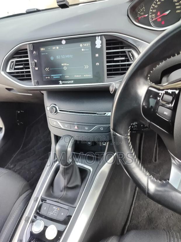 Peugeot 308 2018 Blue
