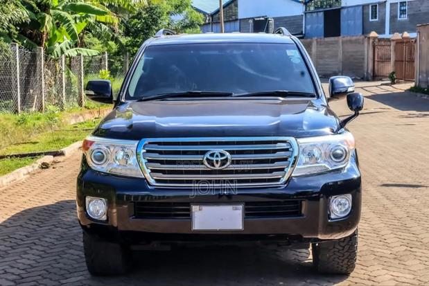 Toyota Land Cruiser 4.6 V8 ZX 2015 Black