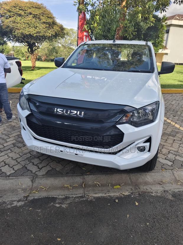 New Isuzu D-MAX 2025 Pearl