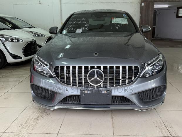 Mercedes-Benz C200 2018 Gray