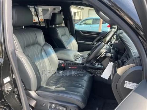 Lexus LX 570 AWD 2019 Black