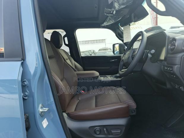 Toyota Land Cruiser Prado 2.8 2025 Blue