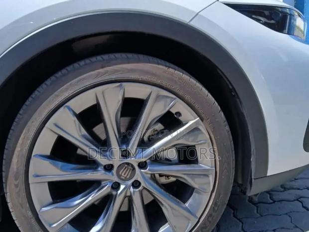 Toyota Crown 2023 White