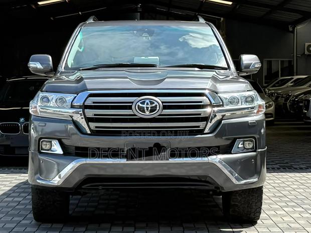 Toyota Land Cruiser 4.5 V8 DSL 2015 Gray