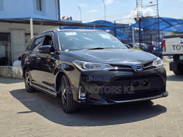 Toyota Corolla Fielder 1.5 Hybrid FWD 2019 Black