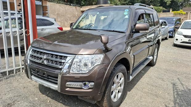 Mitsubishi Pajero V80 3.2 DI-D 2018 Brown