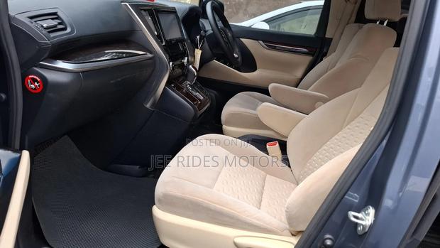 Toyota Alphard 2.5 Petrol FWD 2016 Blue