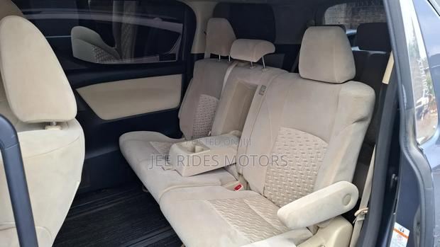 Toyota Alphard 2.5 Petrol FWD 2016 Blue