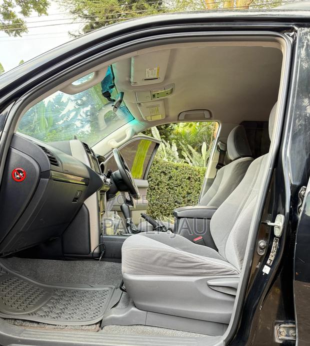 Toyota Land Cruiser Prado 2012 Black