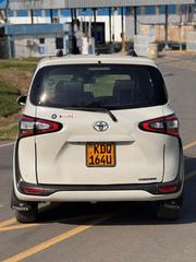 Toyota Sienta 2017 White for sale